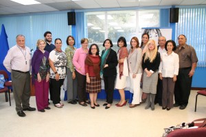 grupo con luce en sala MT