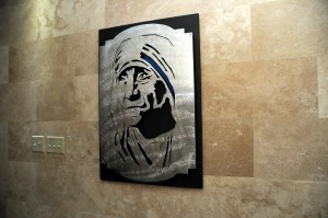 Imagen en metal Madre teresa