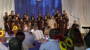 El Coro de la PUCPR deleitó a los presentes en el Centro de Estudiantes Manuel González Pató. El Coro de la PUCPR deleitó a los presentes en el Centro de Estudiantes Manuel González Pató.