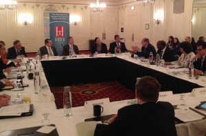 El Dr. Jorge Iván Vélez Arocho, presidente de la PUCPR, participó de la reunión con el Secretario de Educacion de los Estados Unidos, Arne Duncan.