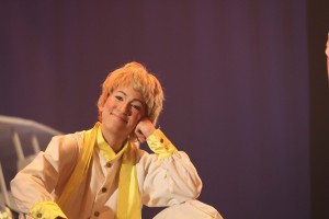 “Lo esencial para el corazón es invisible para los ojos”, con esta profunda frase subió a escena la significativa obra El Principito, una versión teatral de la directora Johanna Ferrán.