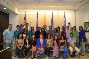 Los estudiantes acompañados de Ana Arache, Coordinadora del Internado y Jessica Seiglie de Basura Cero PR.