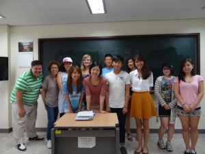 Con estudiantes de la Universidad de Yonsei.