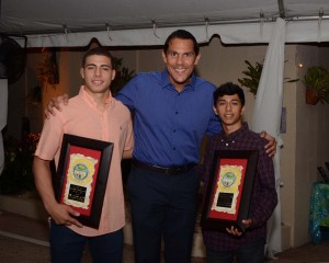 Los Pioneros de La Católica Jeffrey Ruiz, judoka y Ricardo Jiménez, tenismesista recibieron la distinción Valores del Año 2014-2015 por sus excelentes ejecutorias deportivas.