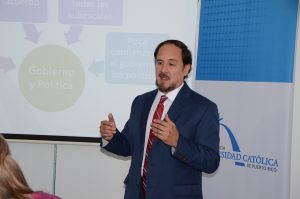 "El contar con una acreditación como esta, les abre muchas oportunidades laborales a sus egresados”, Dr. Hernán Vera.